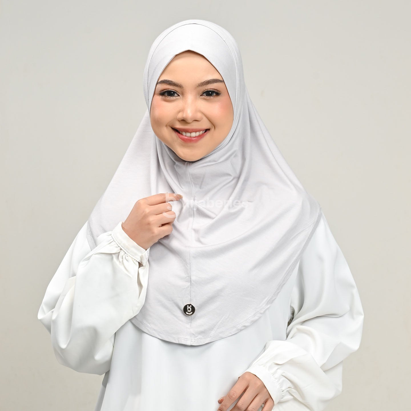 Hijaberies - Instant Hijab Tencel (Jilbab Bergo Instant Tencel Bahan Rayon Tencel dengan Logo Pin Brooch)
