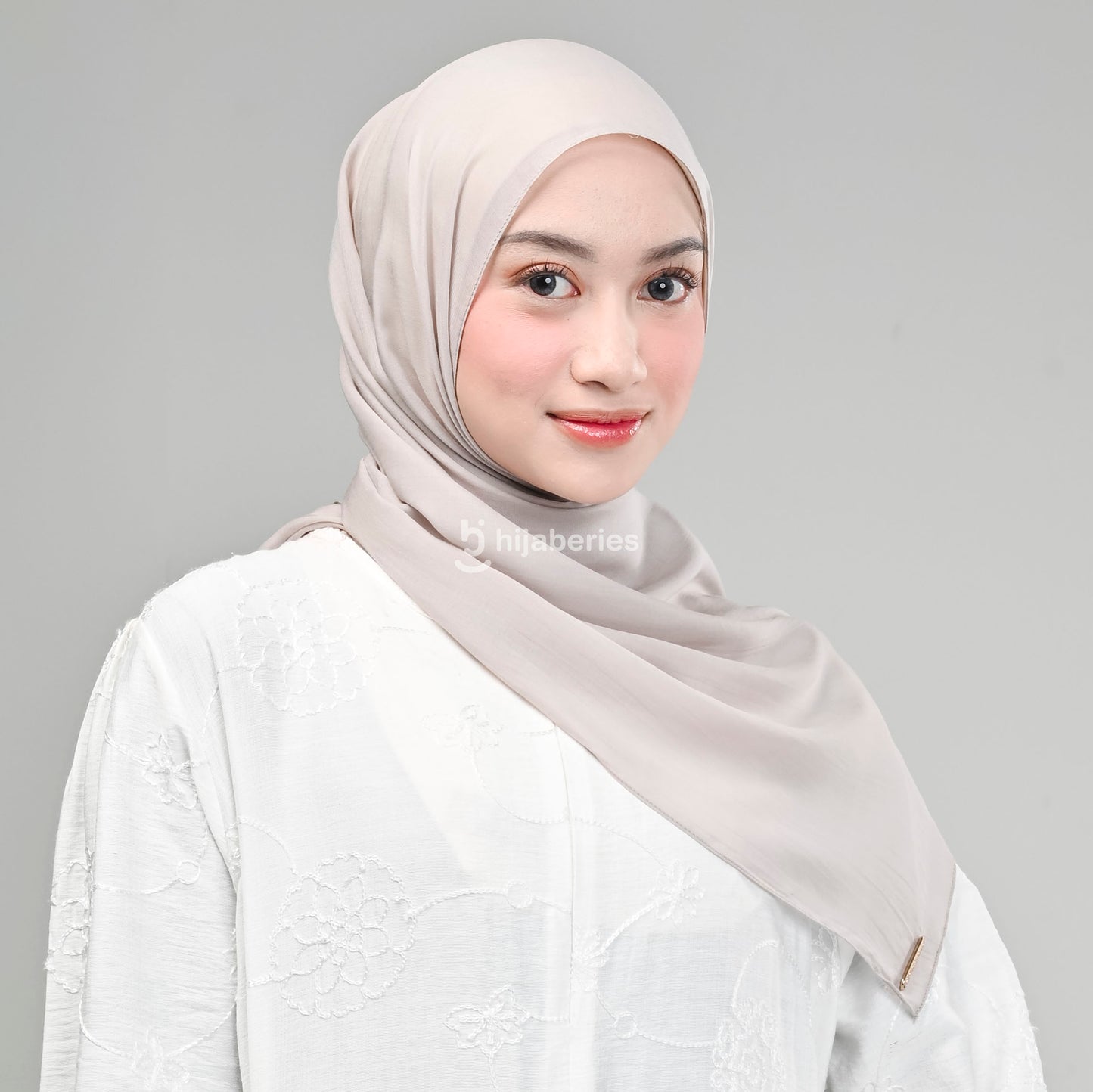Pashmina Viscose Tencel Hijaberies (Hijab Pashmina dengan Exclusive Box) - Light Grey