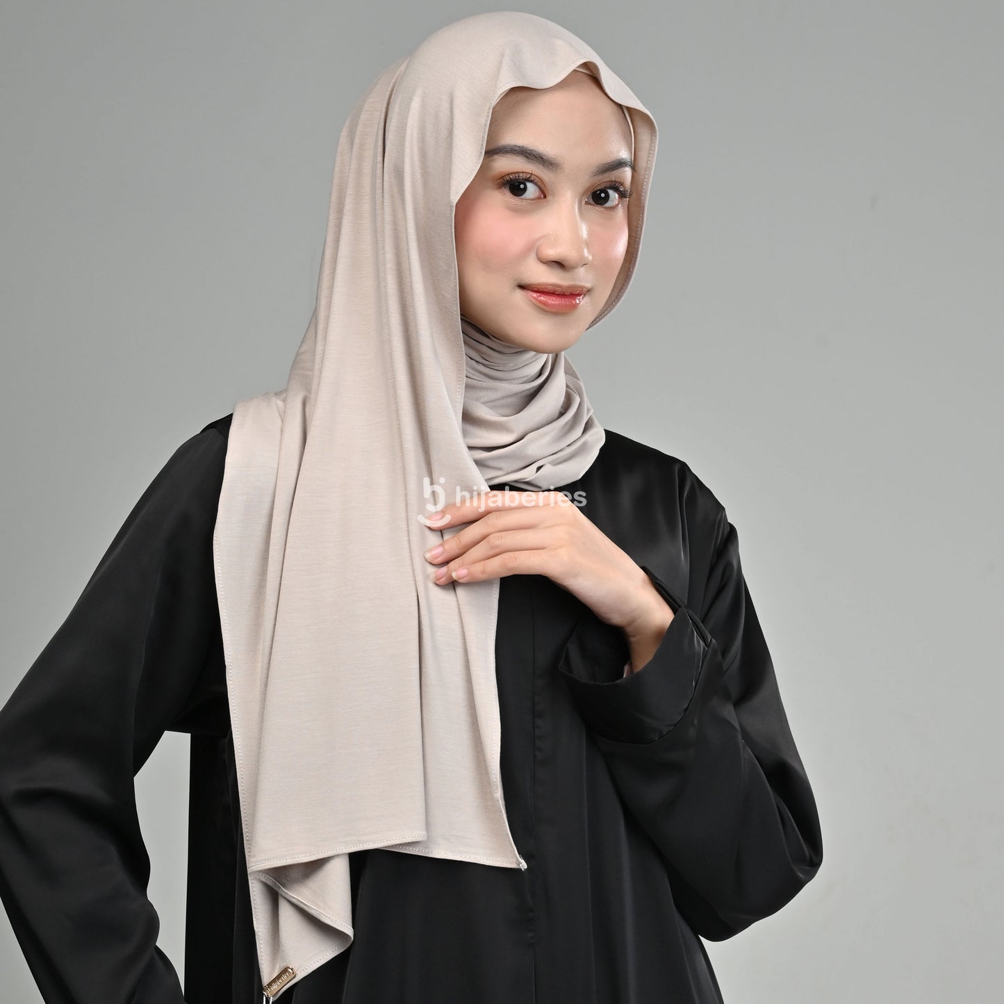 Kesa Tencel Pashmina Kaos Hijaberies - Oat Milk