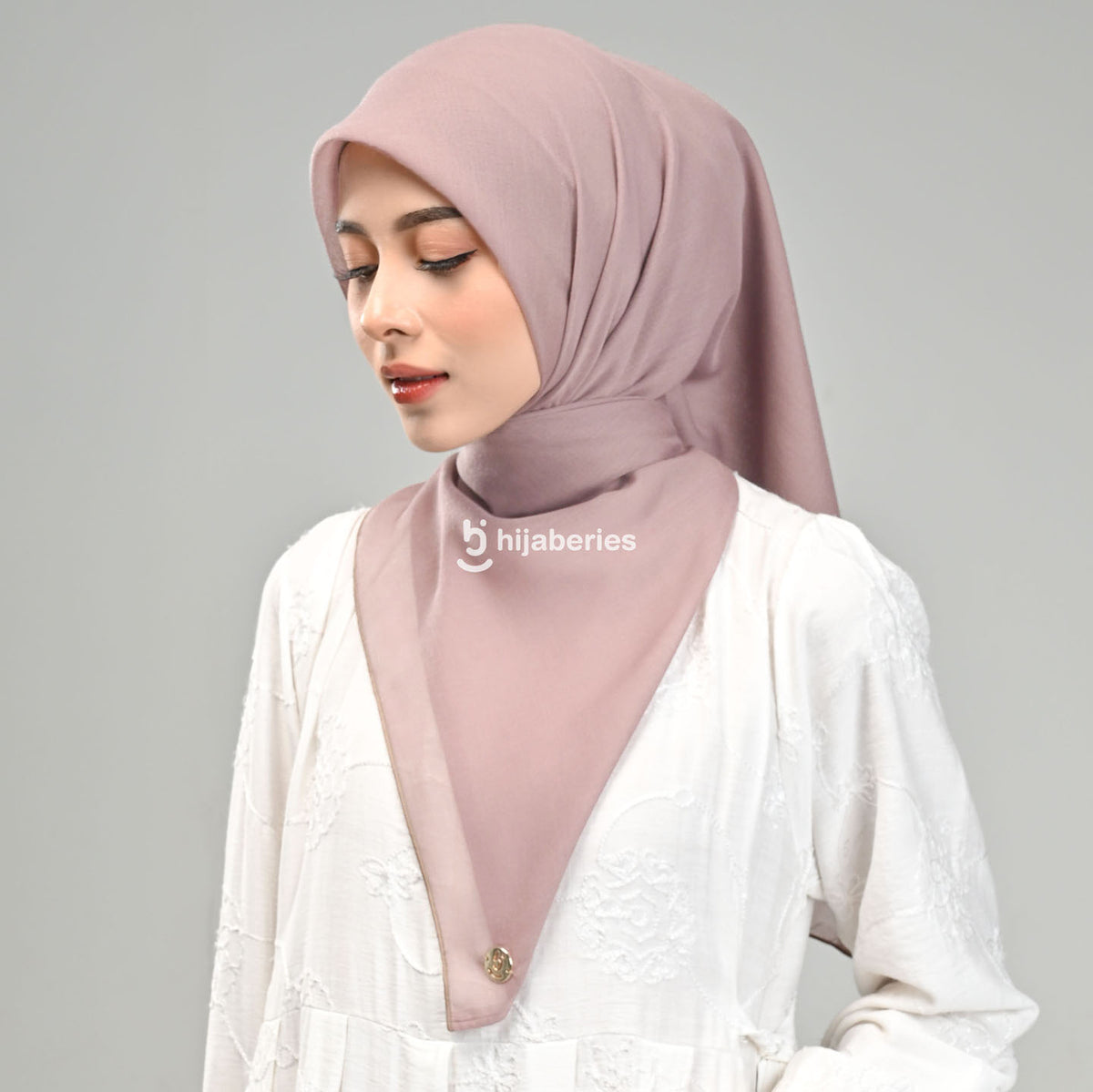 Paris Legend Hijab Segi Empat 110x110 – Rosewood