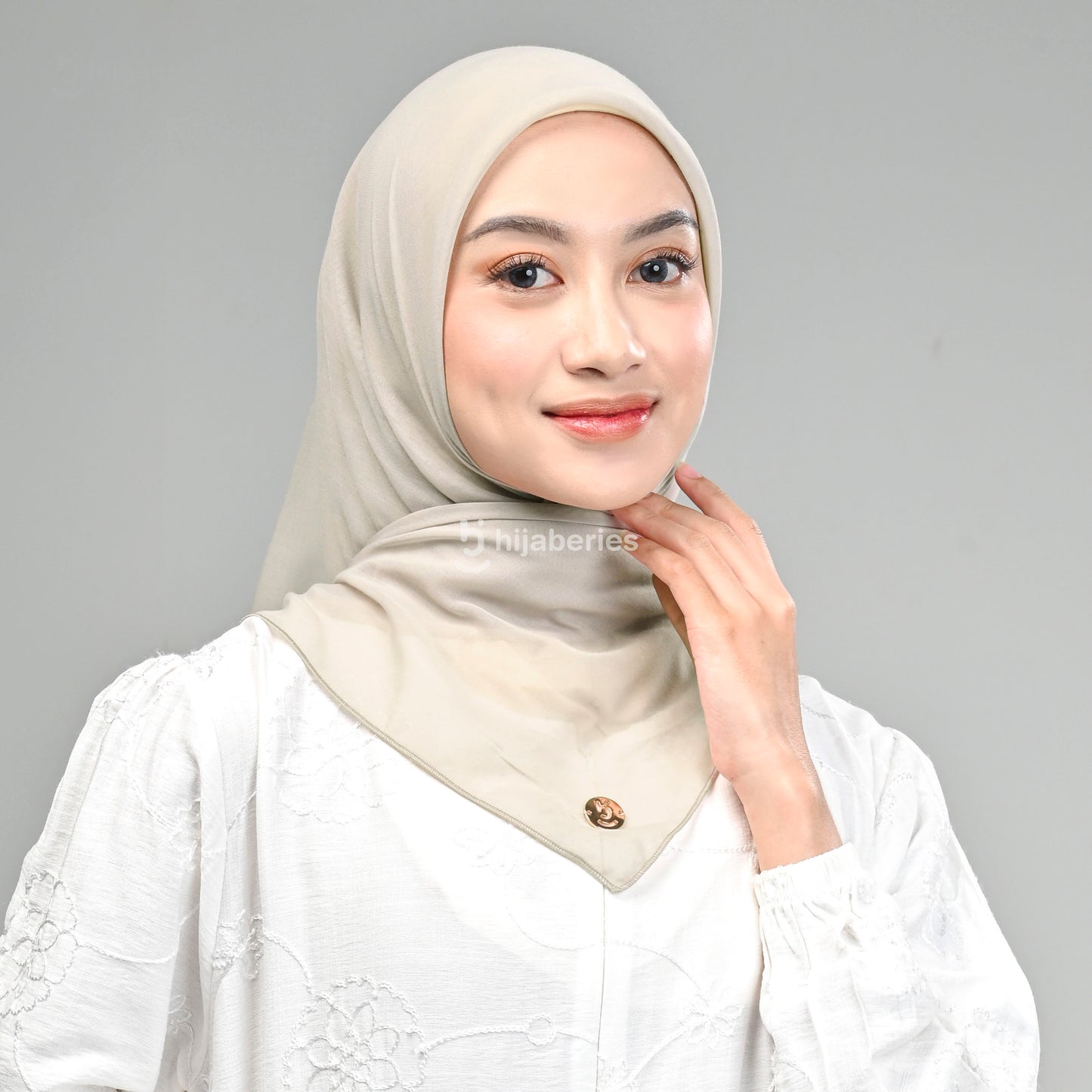 Paris Basic Japan Soft Touch Neci 4 Sisi Hijaberies - Oat