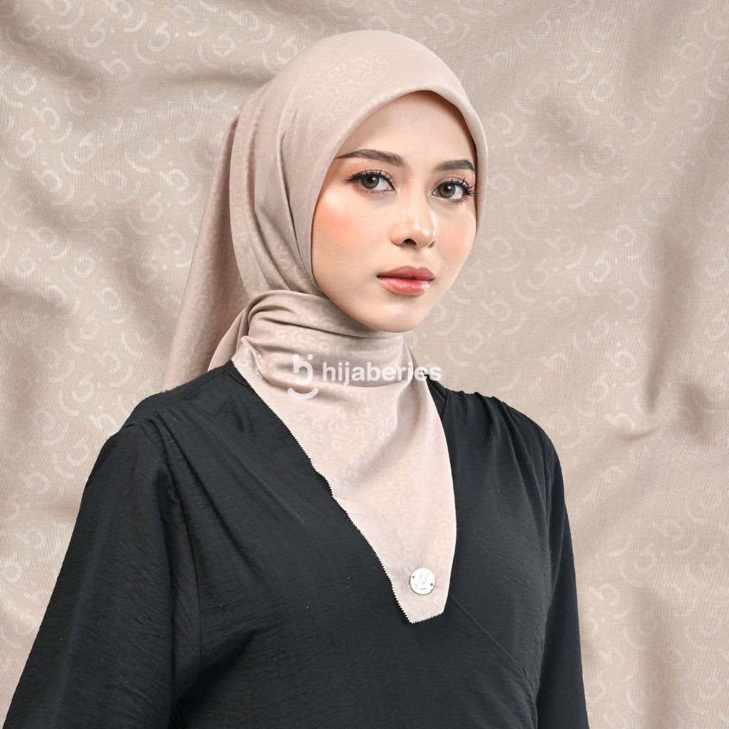 Hijaberies Elegance Embossed Monogram Series 2 (Hijab Segi Empat Lasercut Motif Emboss)