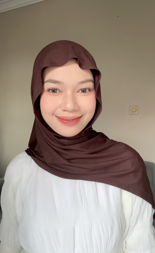 Tutorial pashmina meleyot dengan pashmina oval tencel Hijaberies warna Mahogani