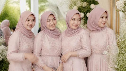Hijab seragaman bridesmaid kompak satu warna