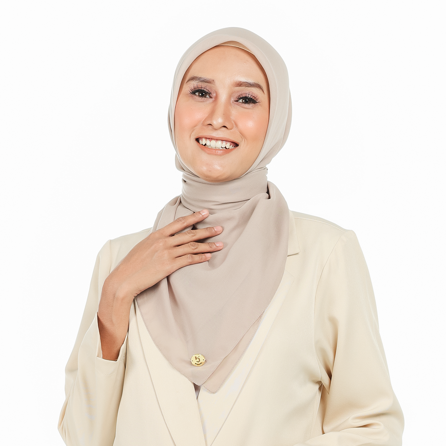 Nura Square Pollycotton Logo Metal Hijaberies (SAND)