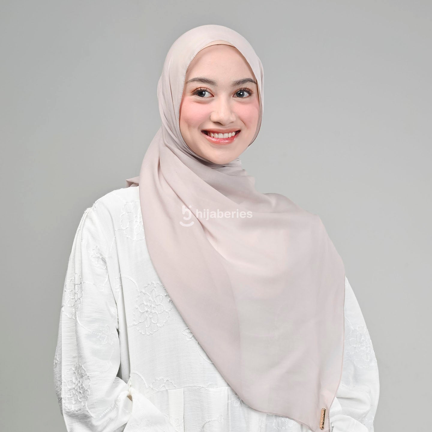 Pashmina Viscose Tencel Hijaberies (Hijab Pashmina dengan Exclusive Box) - Almond Milk