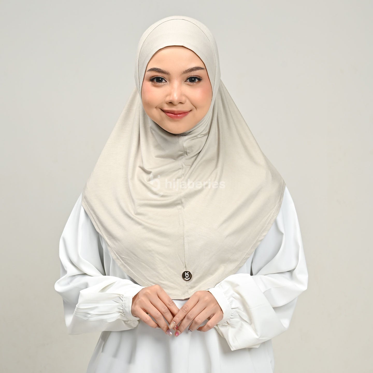 Hijaberies - Instant Hijab Tencel (Jilbab Bergo Instant Tencel Bahan Rayon Tencel dengan Logo Pin Brooch)