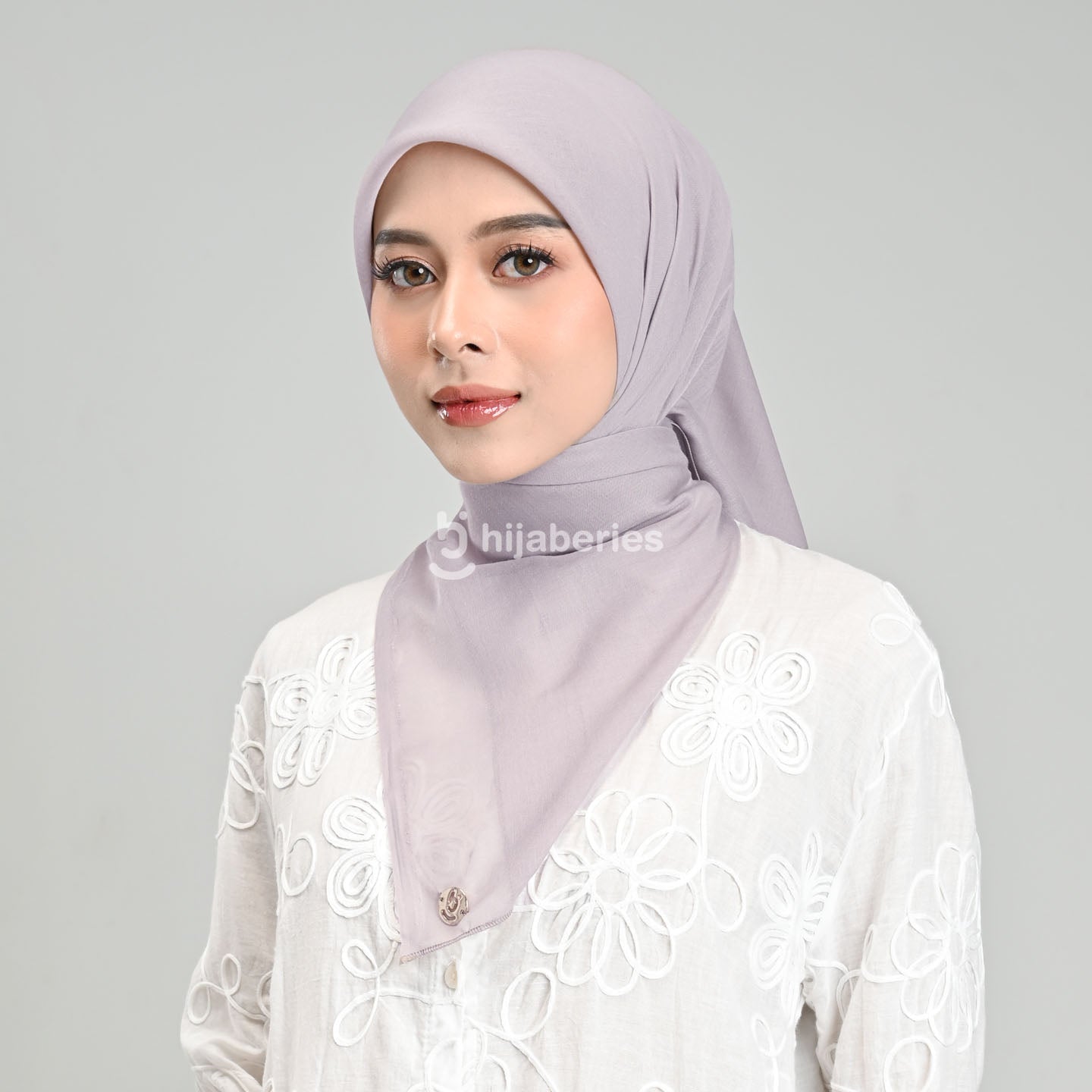 Hijaberies - Paris Legend (Hijab Segi Empat 110x110 cm)