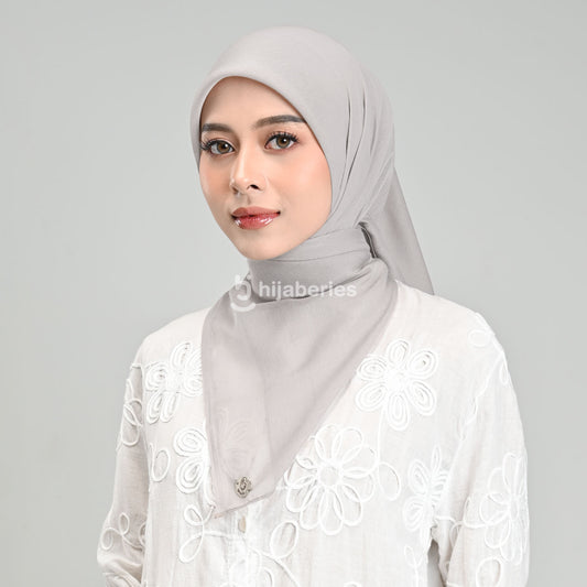 Paris Legend Hijab Segi Empat 110x110 – Silver Grey