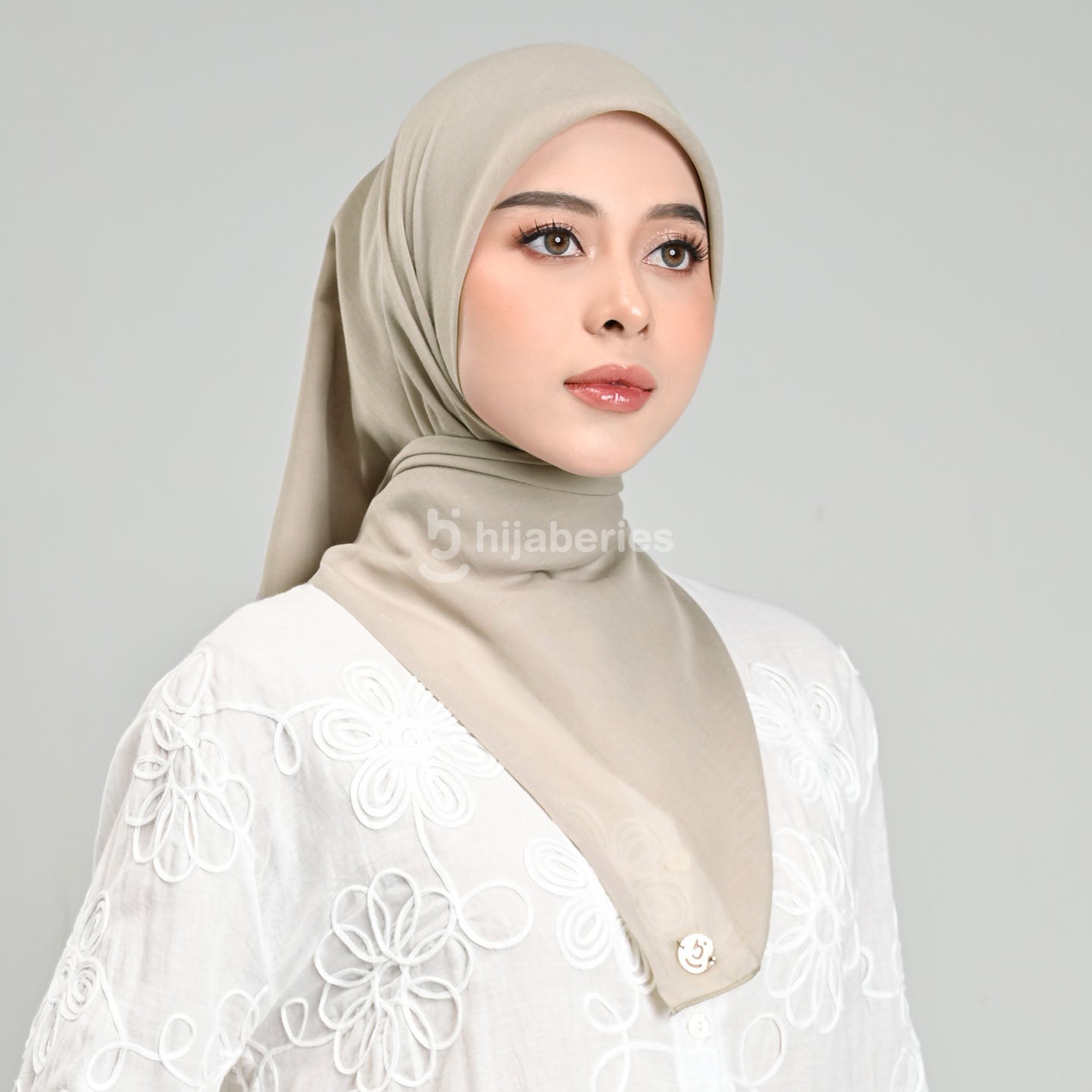 Hijaberies - Paris Legend (Hijab Segi Empat 110x110 cm)