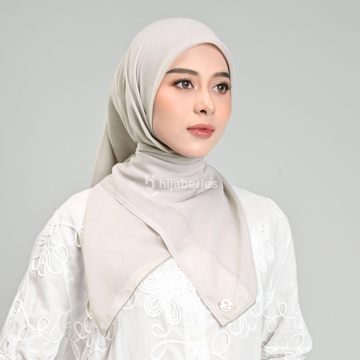 Hijaberies - Paris Legend (Hijab Segi Empat 110x110 cm)