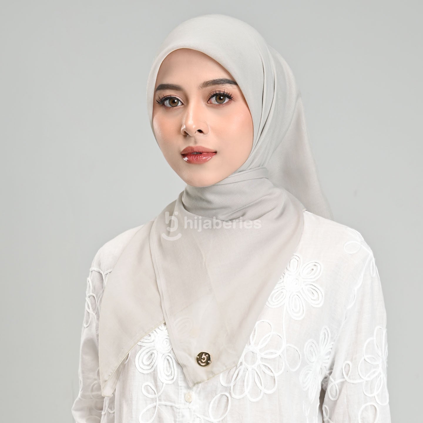 Hijaberies - Paris Legend (Hijab Segi Empat 110x110 cm)