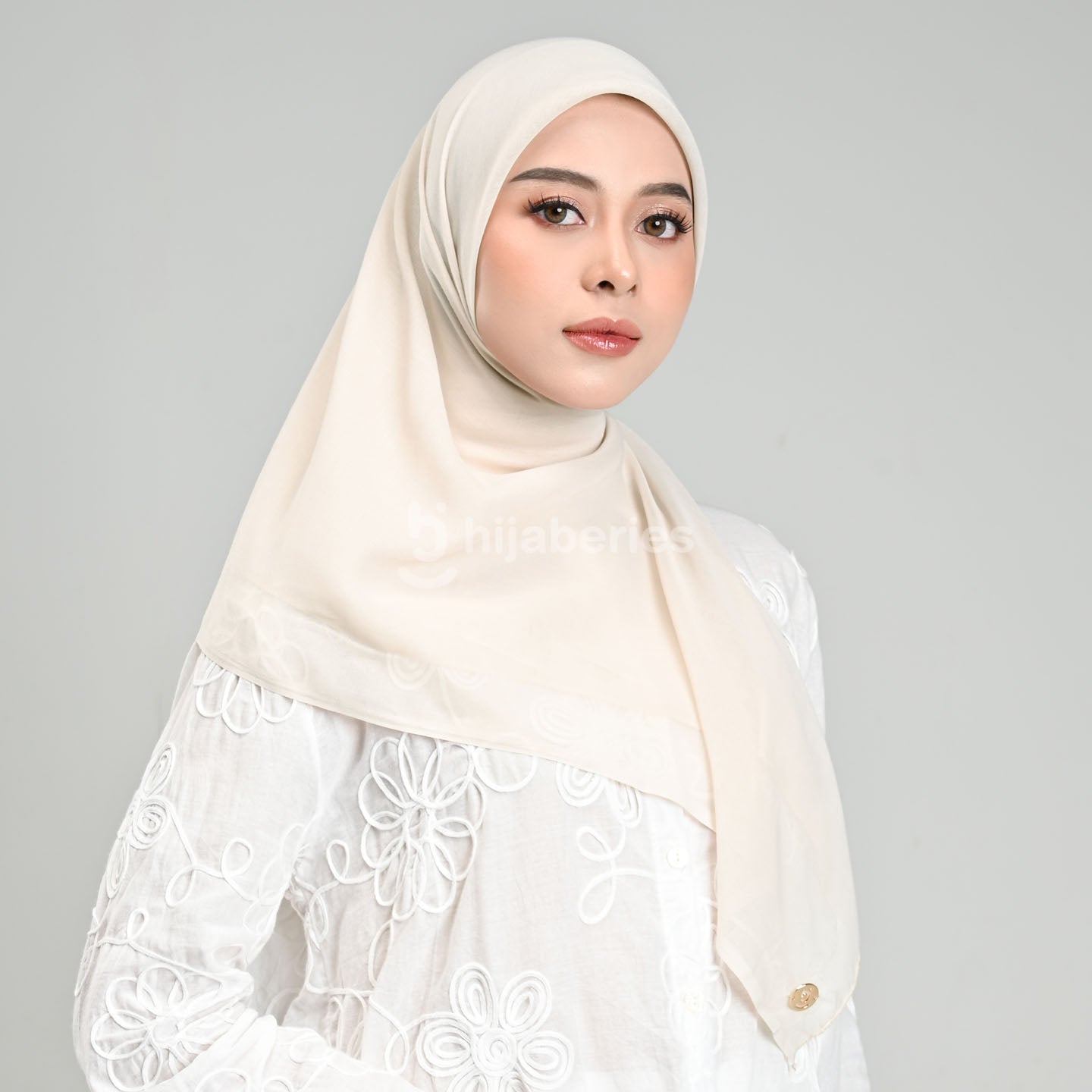 Hijaberies - Paris Legend (Hijab Segi Empat 110x110 cm)