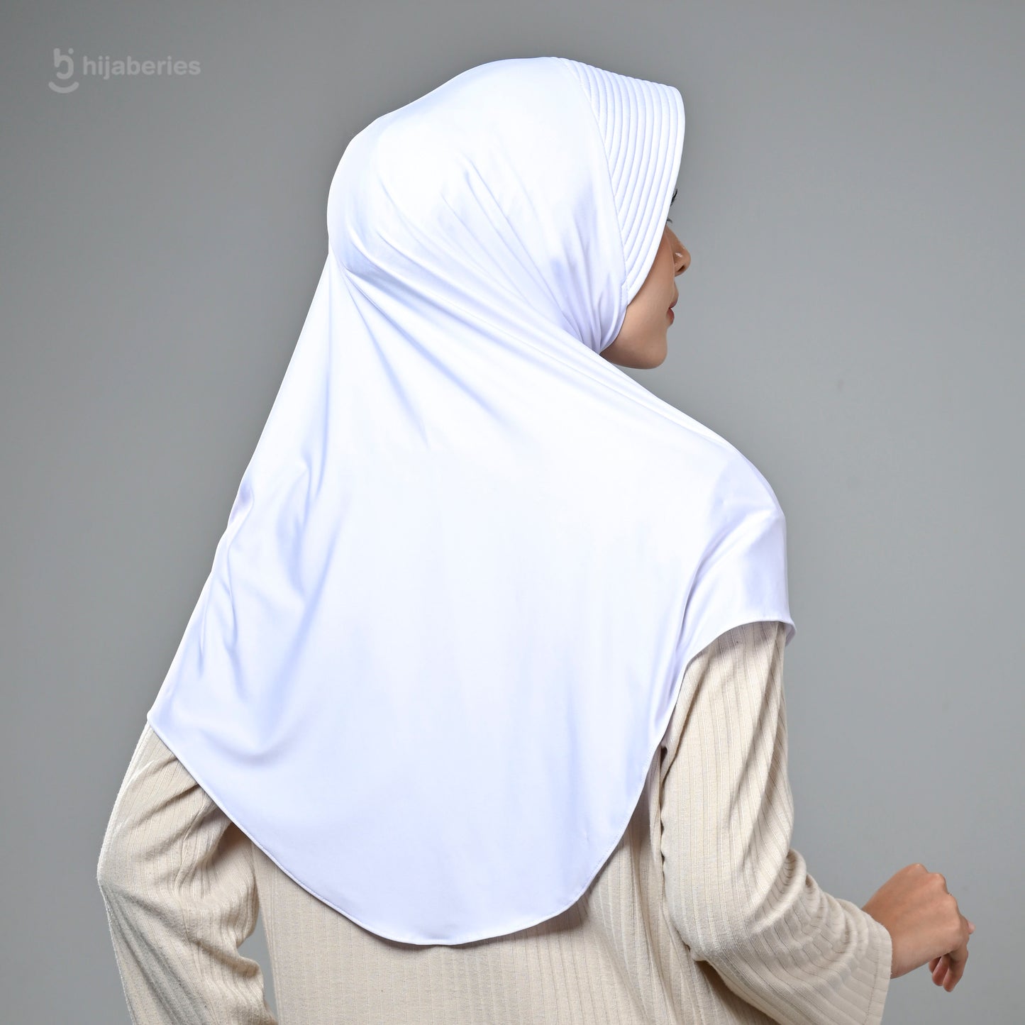 Bergo Basic Reguler - White