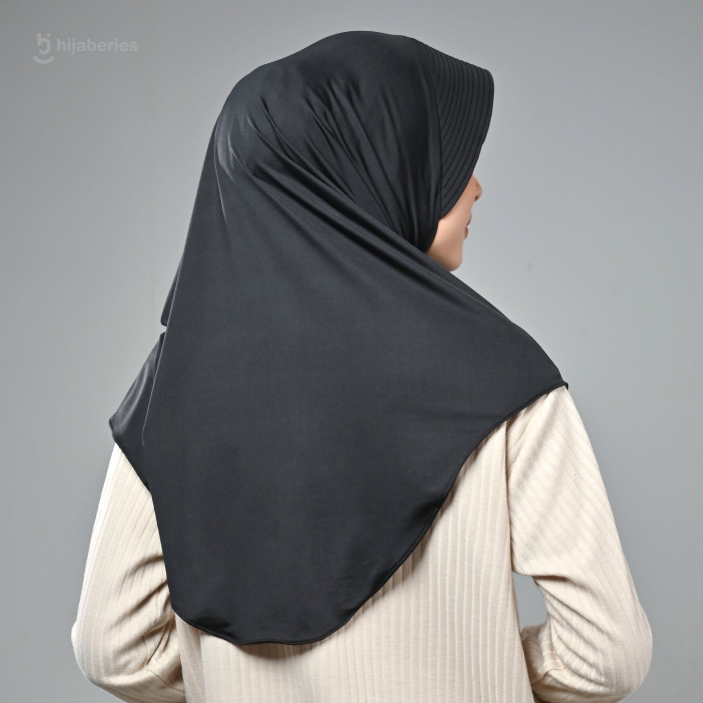 Bergo Basic Reguler - Black