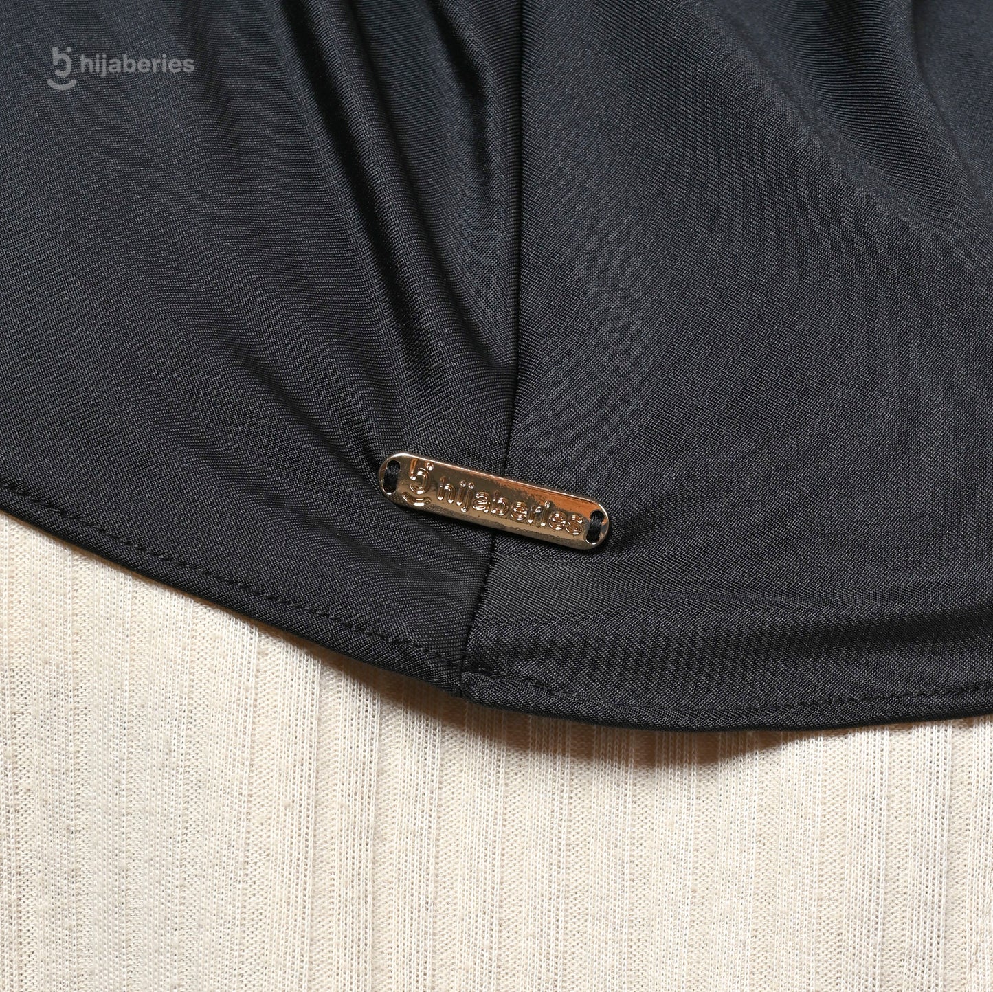 Bergo Basic Reguler - Black