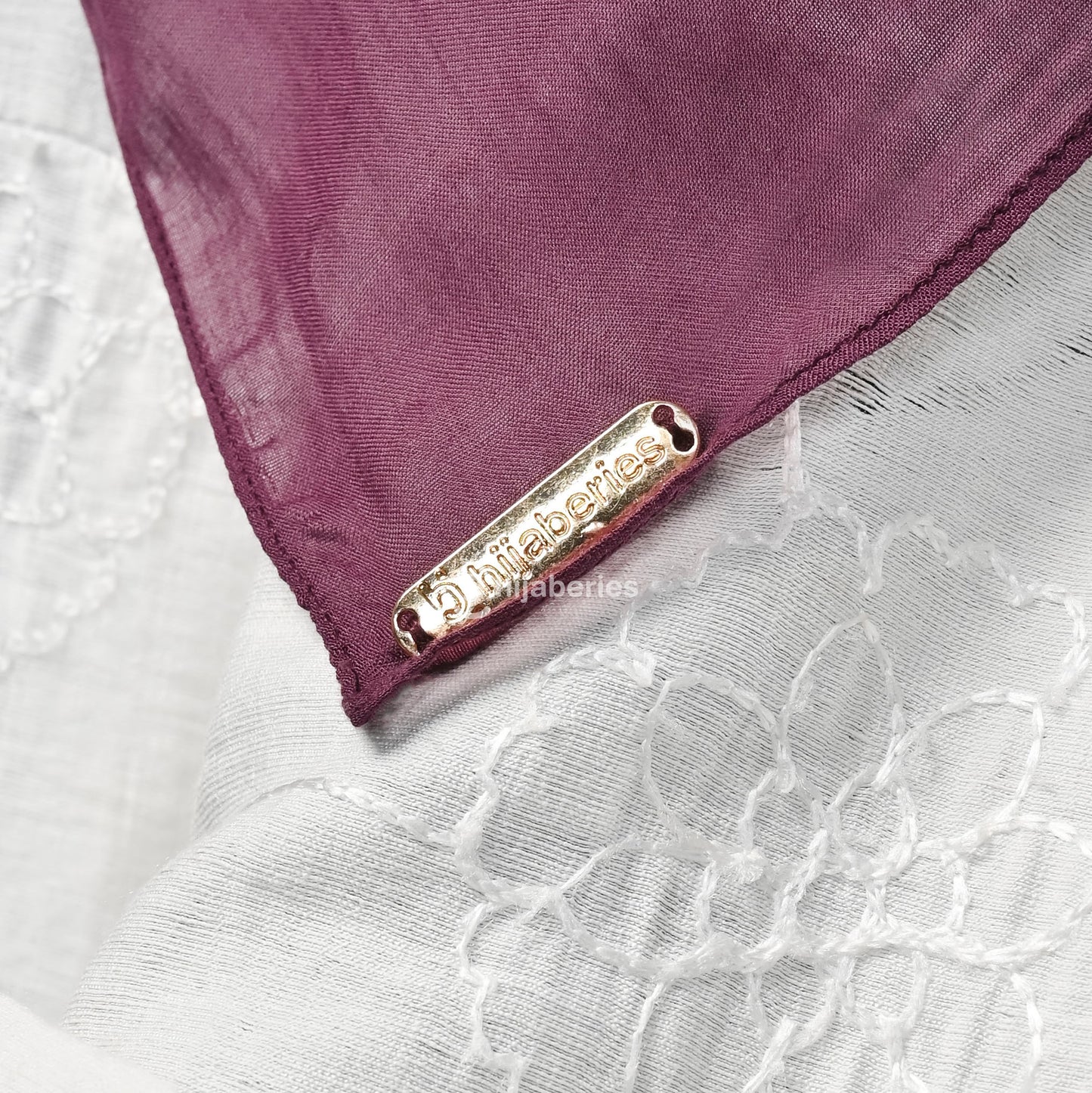 Pashmina Viscose Tencel Hijaberies (Hijab Pashmina dengan Exclusive Box) - Burgundy