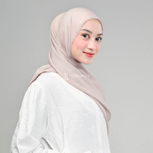 Pashmina Viscose Tencel Hijaberies (Hijab Pashmina dengan Exclusive Box) - Light Oat