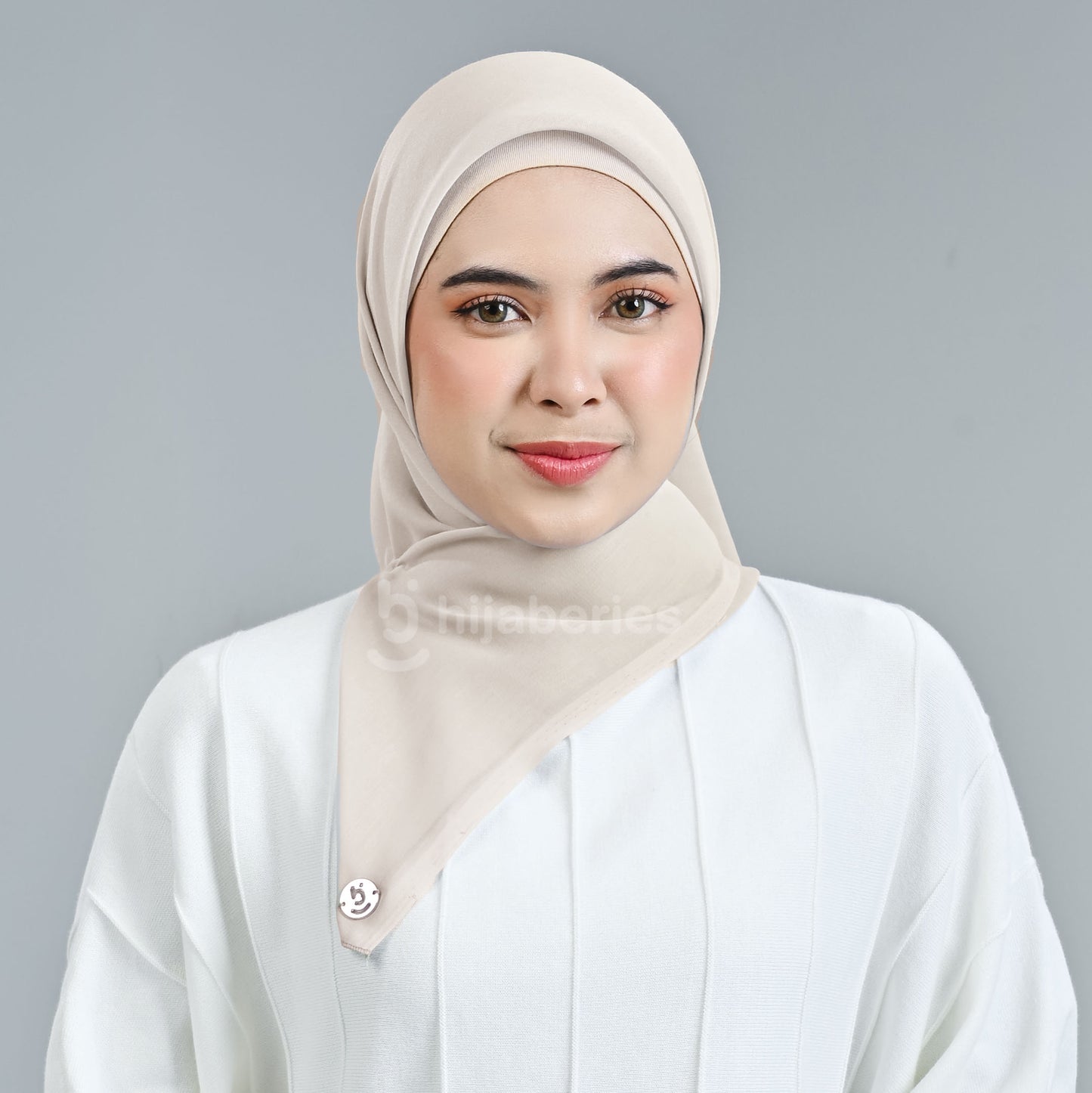 Hijaberies - Paris Basic Japan (Hijab Segiempat Paris Neci)