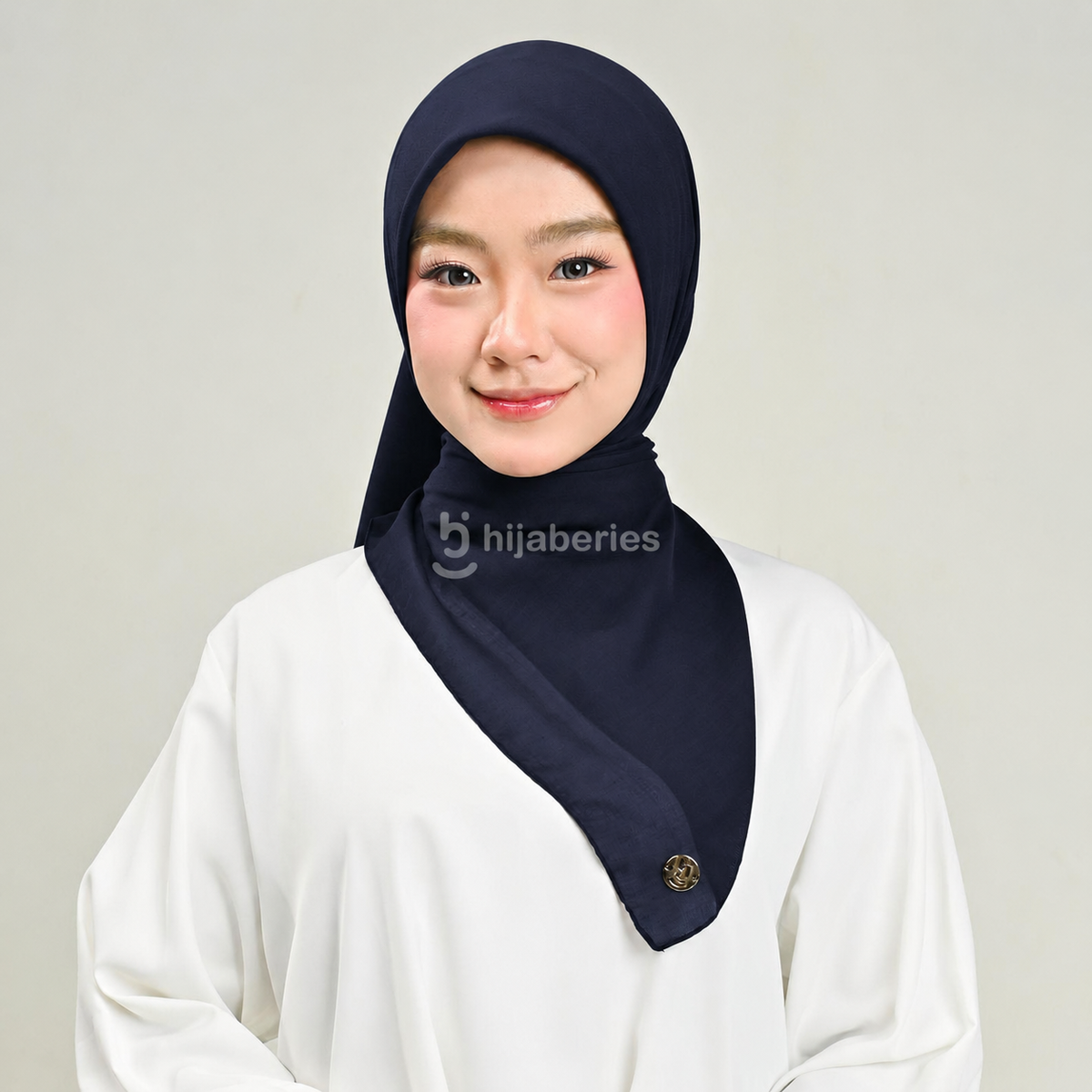 Baby Voal Square Hijaberies – Hijab Segi Empat Voal Premium Polos 110x110 cm, Tebal, Tidak Menerawang & Mudah Dibentuk