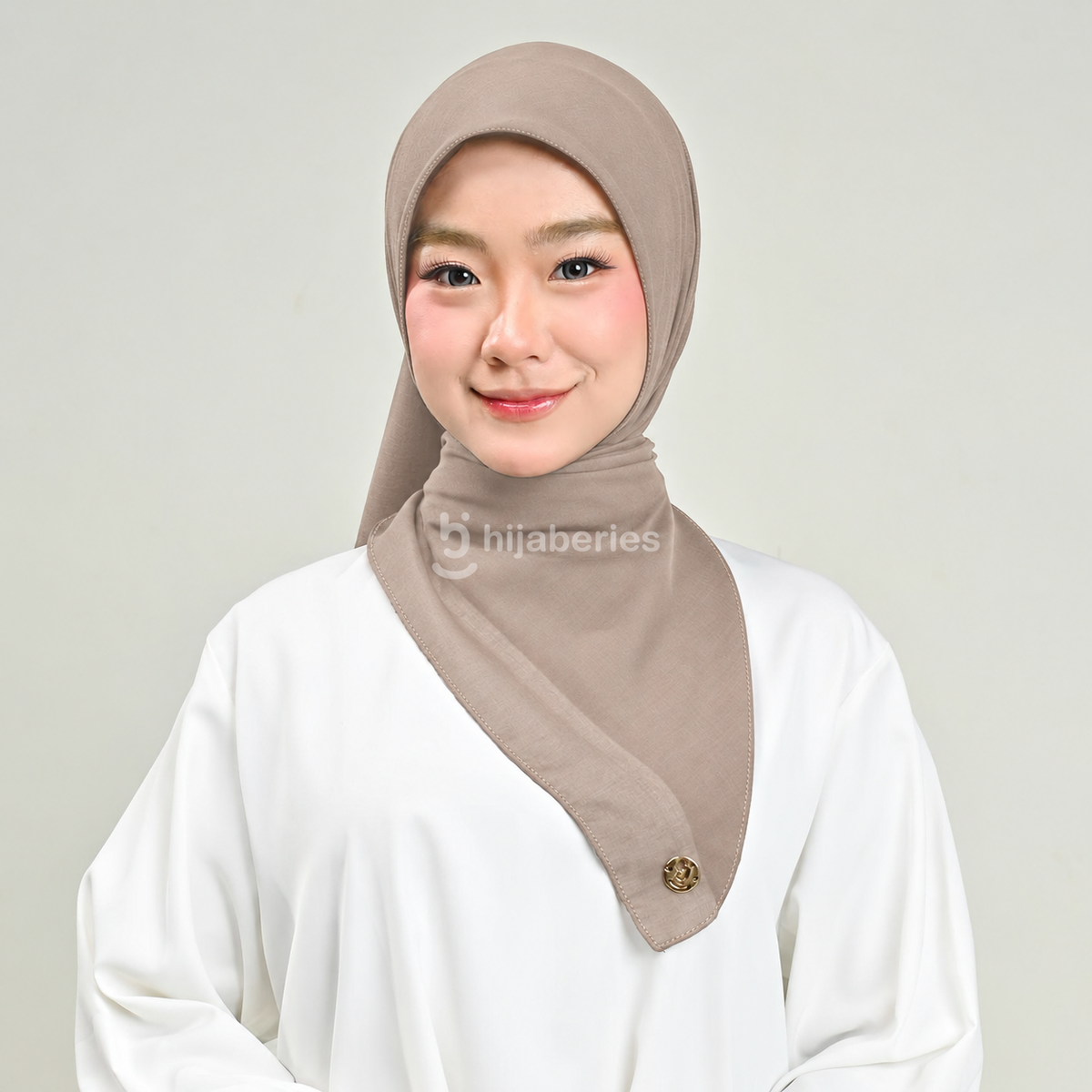 Baby Voal Square Hijaberies – Hijab Segi Empat Voal Premium Polos 110x110 cm, Tebal, Tidak Menerawang & Mudah Dibentuk