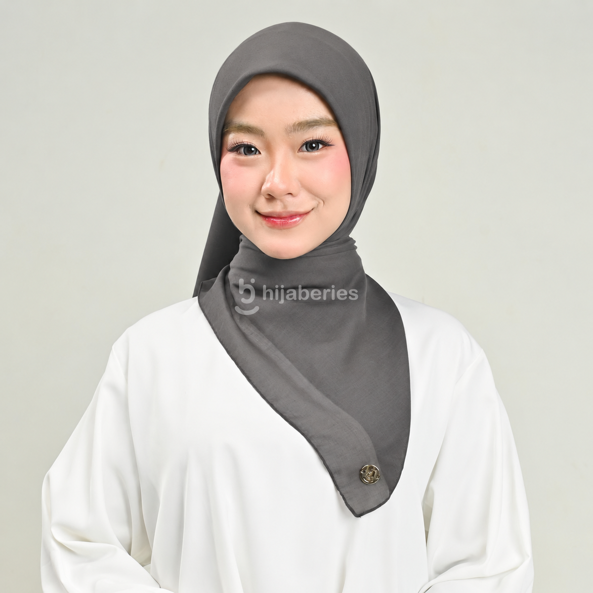 Baby Voal Square Hijaberies – Hijab Segi Empat Voal Premium Polos 110x110 cm, Tebal, Tidak Menerawang & Mudah Dibentuk