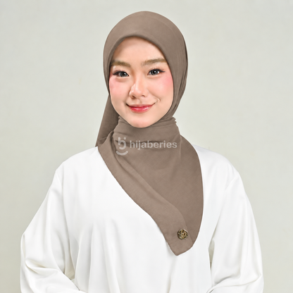Baby Voal Square Hijaberies – Hijab Segi Empat Voal Premium Polos 110x110 cm, Tebal, Tidak Menerawang & Mudah Dibentuk
