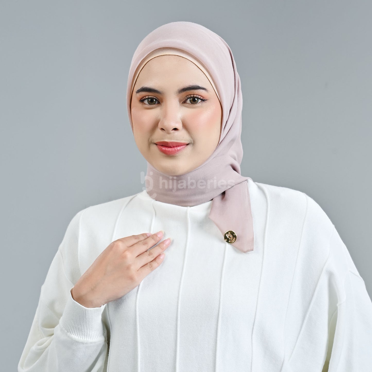 Hijaberies - Paris Basic Japan (Hijab Segiempat Paris Neci)