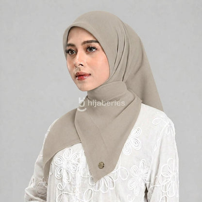 Paris Legend Hijaberies – Jilbab Paris Jadul Segi Empat Polos 110x110 cm, 40+ Warna, Ringan & Mudah Dibentuk