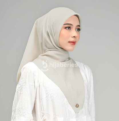 Paris Legend Hijaberies – Jilbab Paris Jadul Segi Empat Polos 110x110 cm, 40+ Warna, Ringan & Mudah Dibentuk