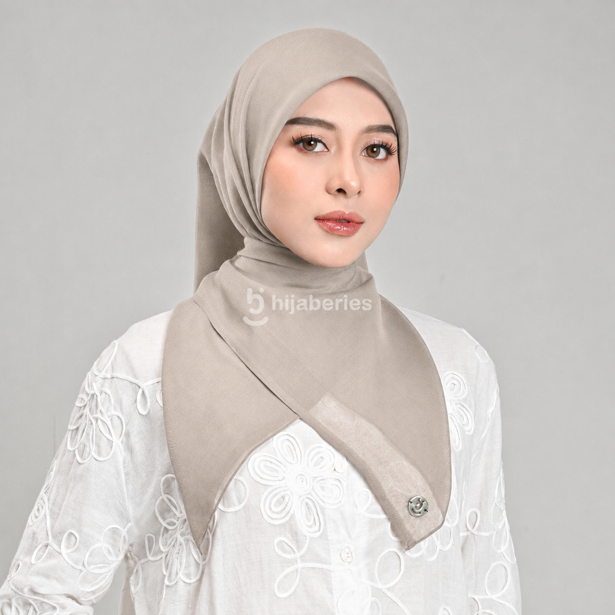 Hijaberies - Paris Legend (Hijab Segi Empat 110x110 cm)