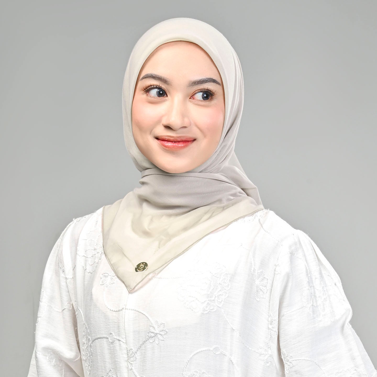 Paris Basic Japan Soft Touch Neci 4 Sisi Hijaberies - V2 Ivory