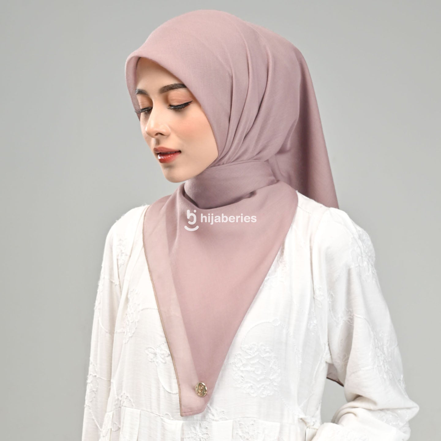Hijaberies - Paris Legend (Hijab Segi Empat 110x110 cm)