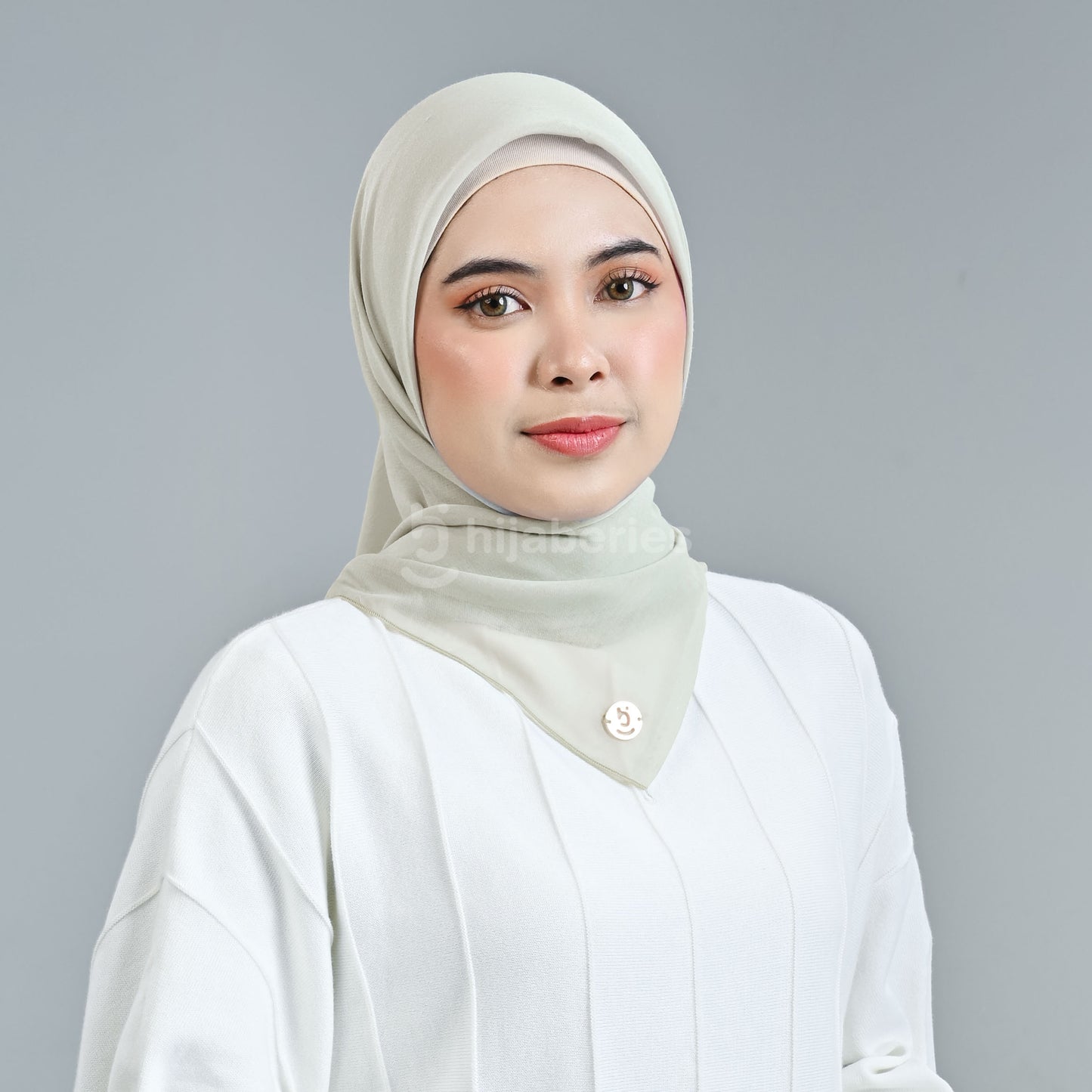 Hijaberies - Paris Basic Japan (Hijab Segiempat Paris Neci)
