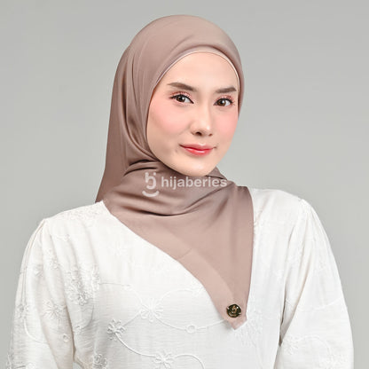 Hijaberies - Emily Paris Plain LC (Hijab Segiempat Paris Voile)