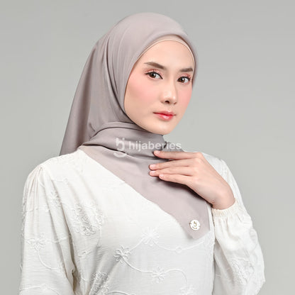 Hijaberies - Emily Paris Plain LC (Hijab Segiempat Paris Voile)