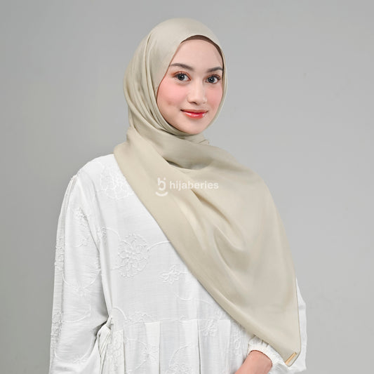 Pashmina Viscose Tencel Hijaberies (Hijab Pashmina dengan Exclusive Box) - Warm Oyster