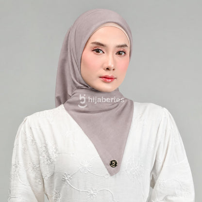 Emily Paris Plain Hijaberies – Kerudung Segi Empat Paris Voile Premium 110x110 cm, Elastis, Ringan & Tidak Menerawang