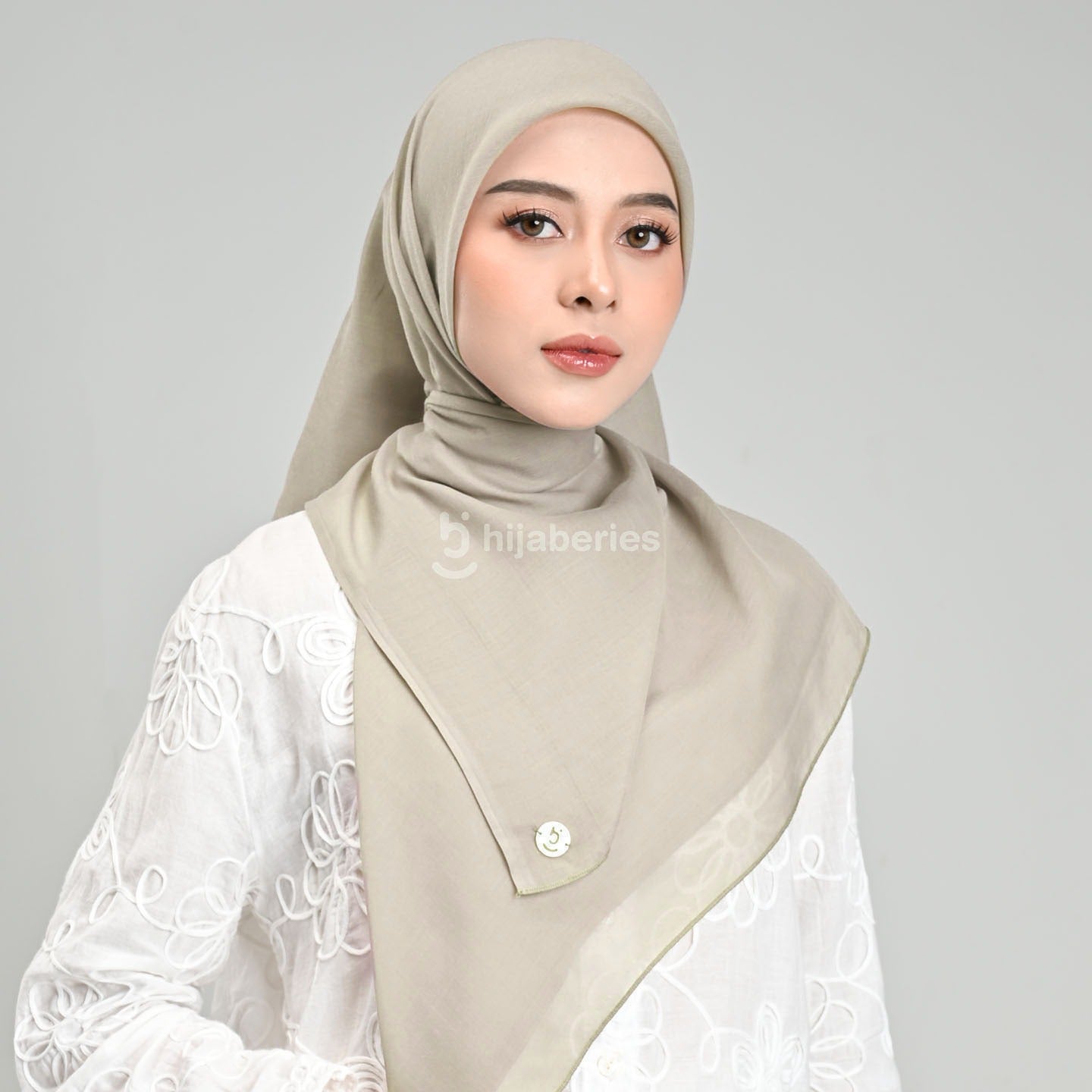 Hijaberies - Paris Legend (Hijab Segi Empat 110x110 cm)