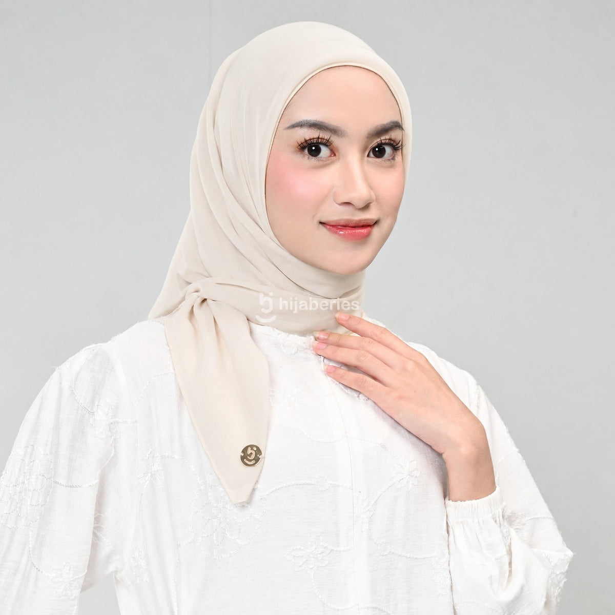 Hijaberies - Paris Legend (Hijab Segi Empat 110x110 cm)