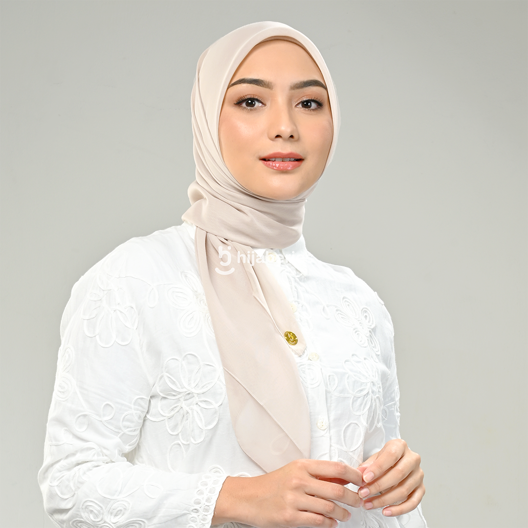 Hijaberies - Paris Basic Japan (Hijab Segiempat Paris Neci)