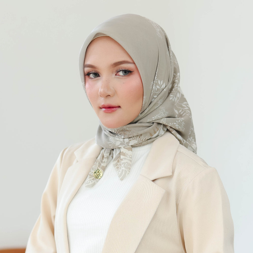 Hijaberies Signature - Floral Series 9.0  (Hijab Segi Empat Motif Premium dengan Box Exclusive)