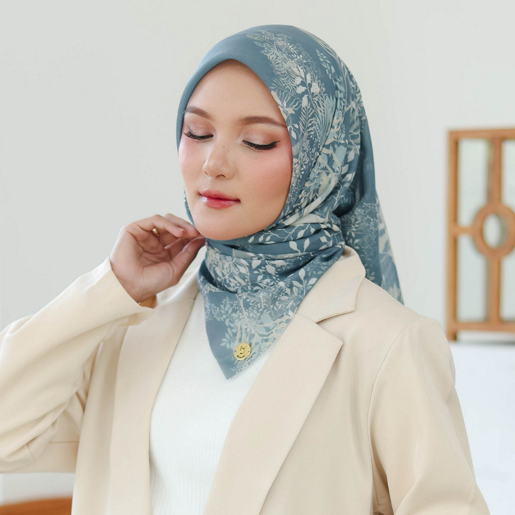 Hijaberies Signature - Floral Series 9.0  (Hijab Segi Empat Motif Premium dengan Box Exclusive)