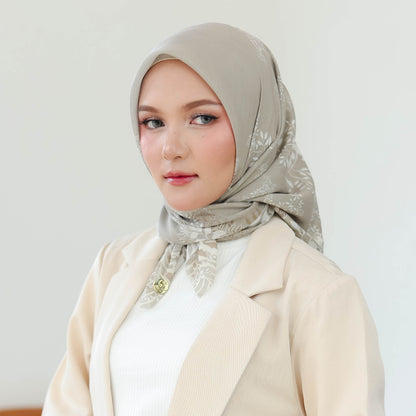 Hijaberies Signature - Floral Series 9.0  (Hijab Segi Empat Motif Premium dengan Box Exclusive)