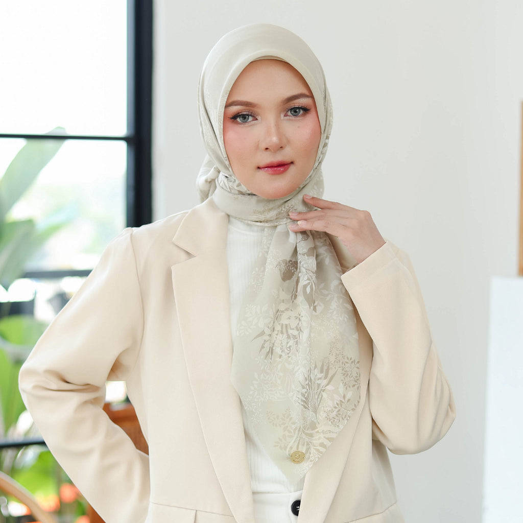 Hijaberies Signature - Floral Series 9.0  (Hijab Segi Empat Motif Premium dengan Box Exclusive)