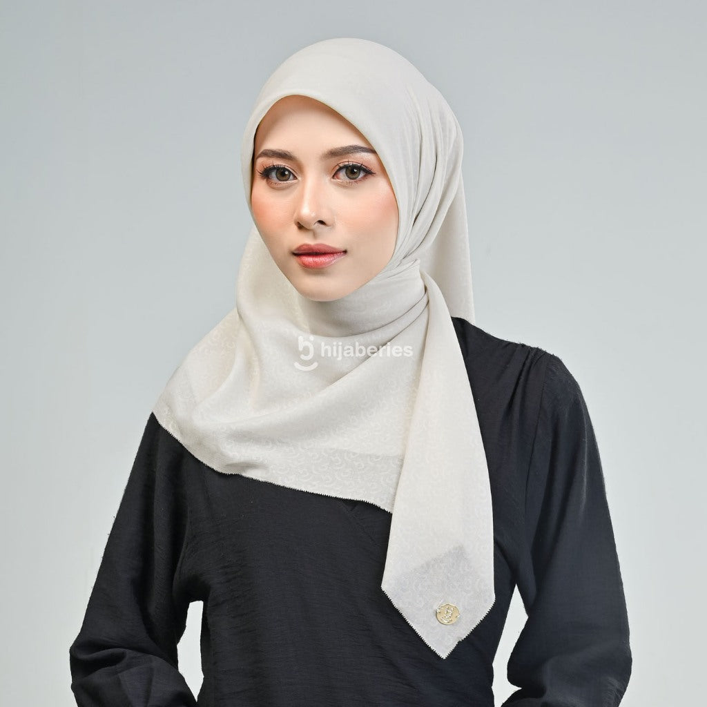Hijaberies Elegance Embossed Monogram Series 2 (Hijab Segi Empat Lasercut Motif Emboss)