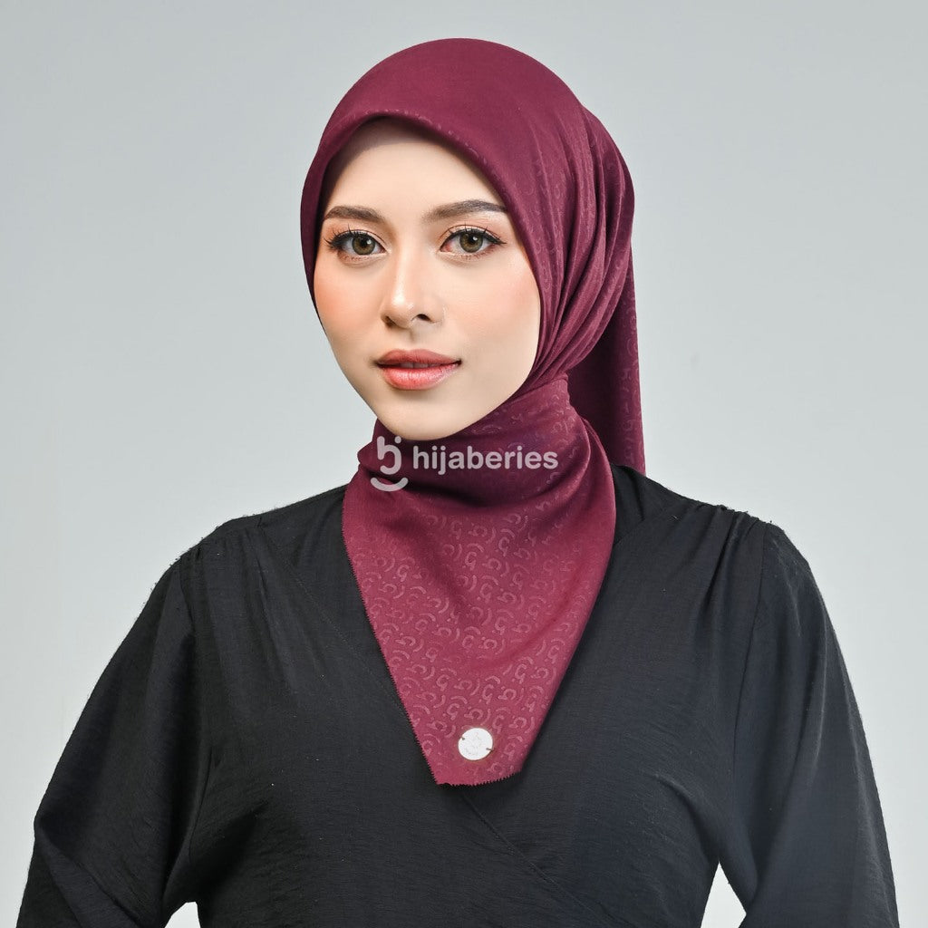 Hijaberies Elegance Embossed Monogram Series 2 (Hijab Segi Empat Lasercut Motif Emboss)
