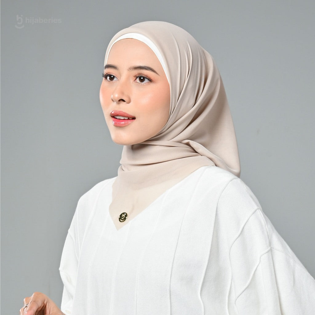 Hijaberies - Emily Paris Plain LC (Hijab Segiempat Paris Voile)