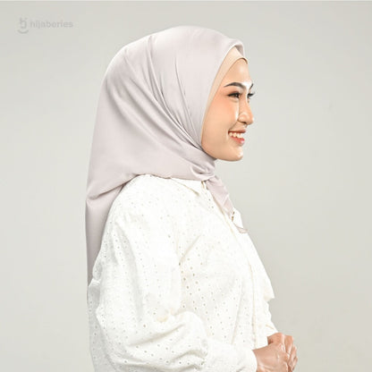 Hijaberies - Paris Irish (Hijab Segi Empat Baby Paris)