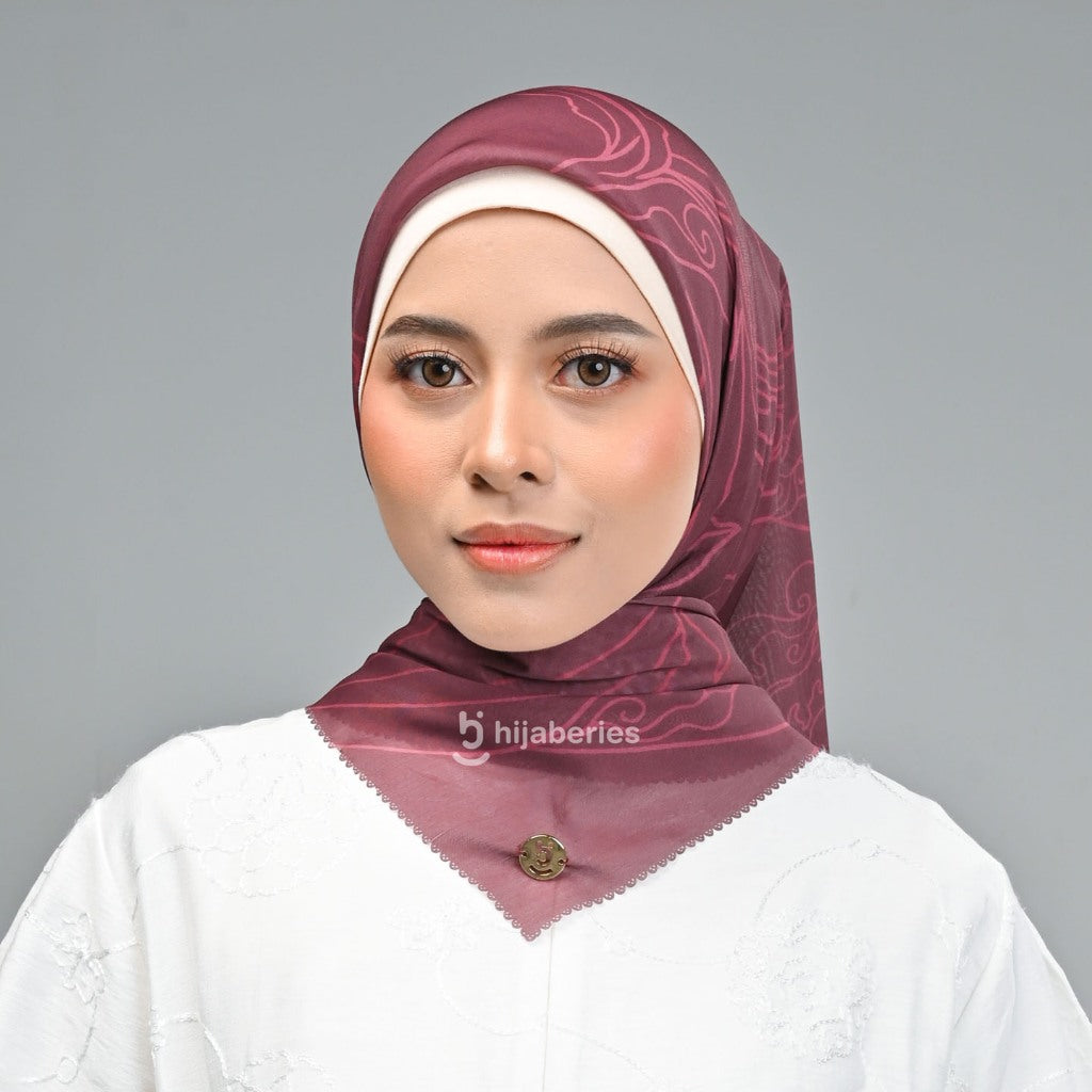 Hijaberies Signature -  Hijab Segiempat Motif with Exclusive Box